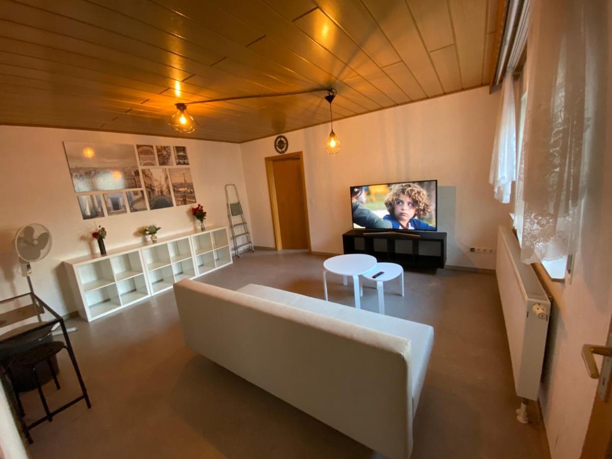 Ferienwohnung Suhad Ludwigshafen am Rhein Esterno foto